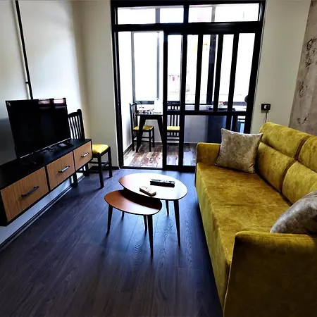 Stylish Studio In The Heart Of #3 Appartamento Tirana